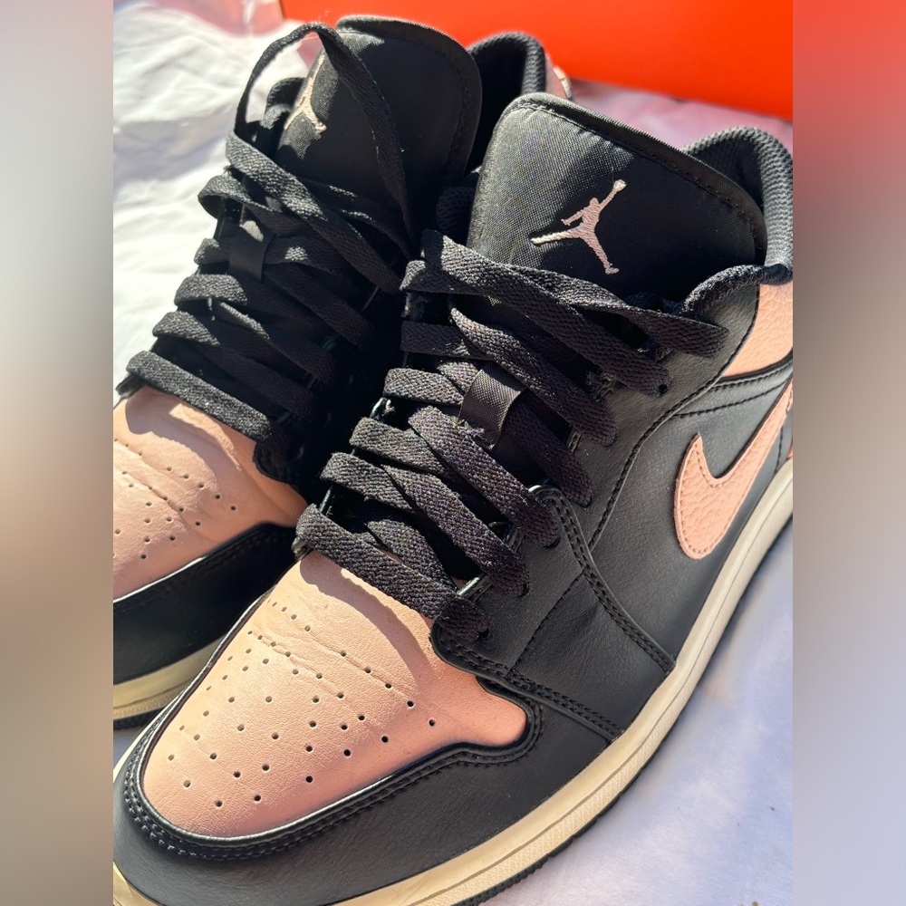 Air Jordan 1  low Black and Pink Sneakers Crimson Tiny Pink and Black
